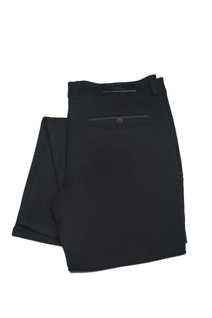 Pantalon de style Beretta noir, coupe ajustée avec poches arrière passepoilées, élégant et confortable.
