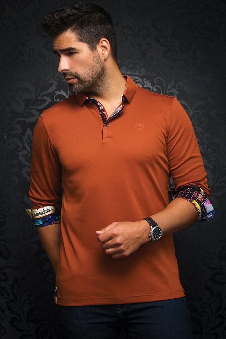 Polo Falcon orange pour homme avec col contrasté et motifs raffinés, idéal pour un look chic et décontracté.