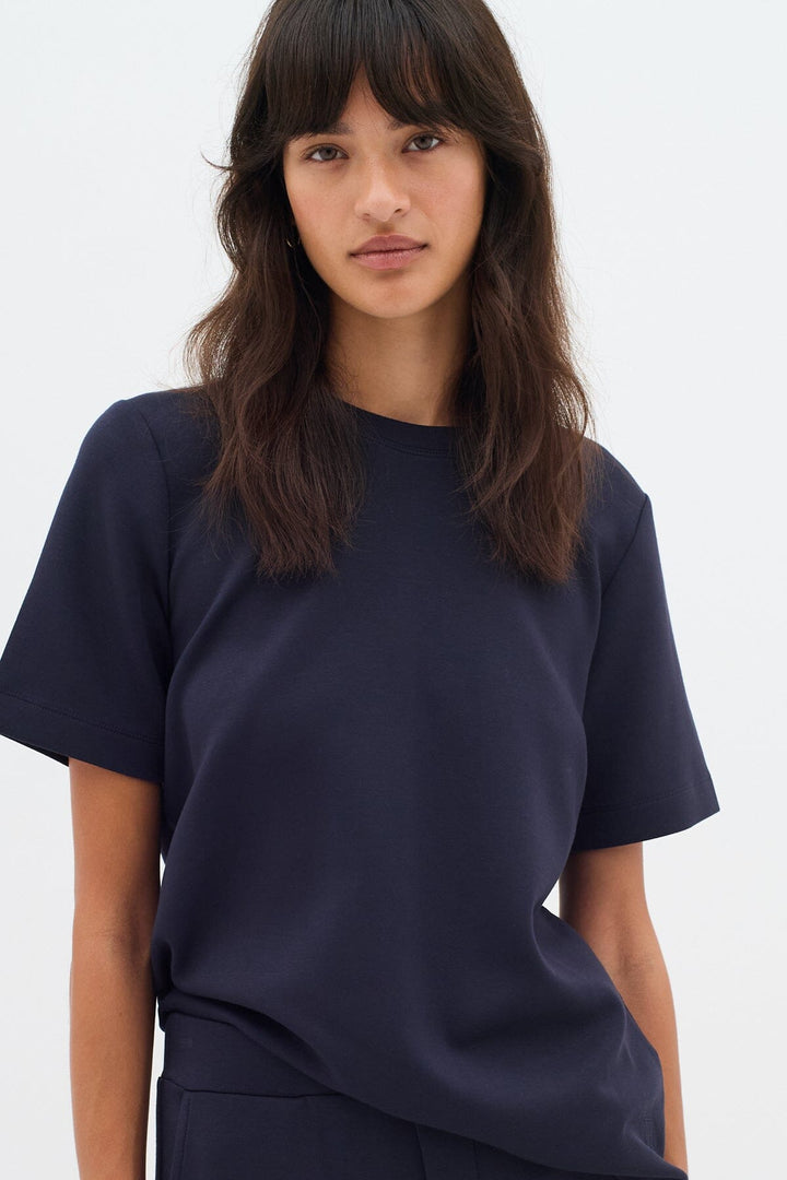 T-shirt velouté Vincent pour femme, coupe classique, col rond, manches courtes, couleur bleu marine.