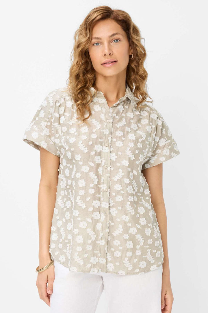 Blouse VIV broderie florale à motifs délicats, coupe oversize, idéale pour les jours d'été.