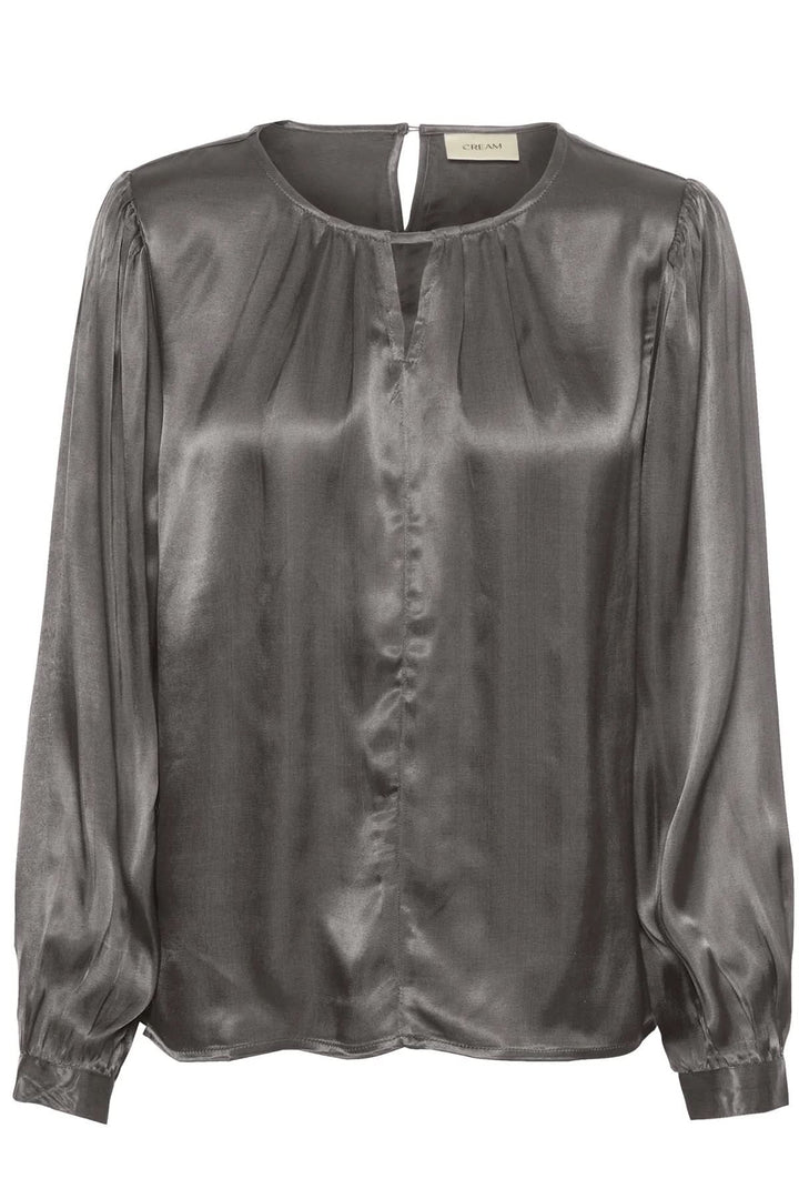 Blouse en satin gris à manches longues avec col en goutte d'eau et finition brillante, élégante et sophistiquée.