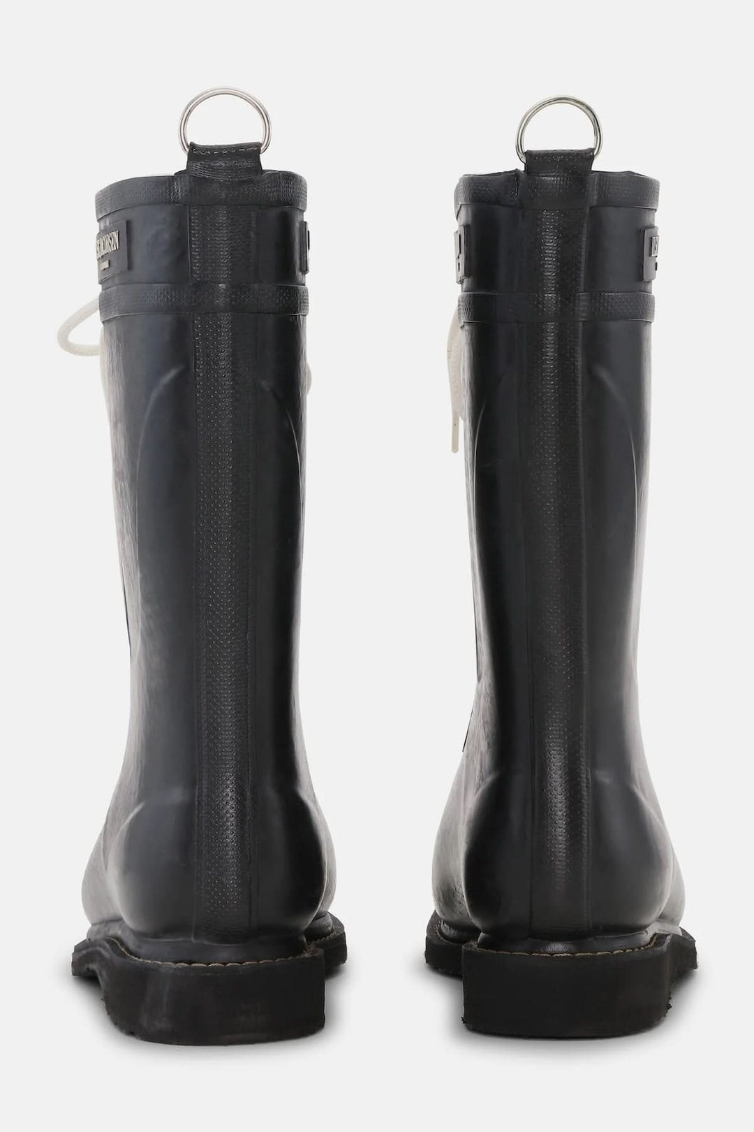 Bottes d’hiver imperméables à lacets vues de dos avec semelle antidérapante, confection moderne et détails robustes pour temps hivernal.