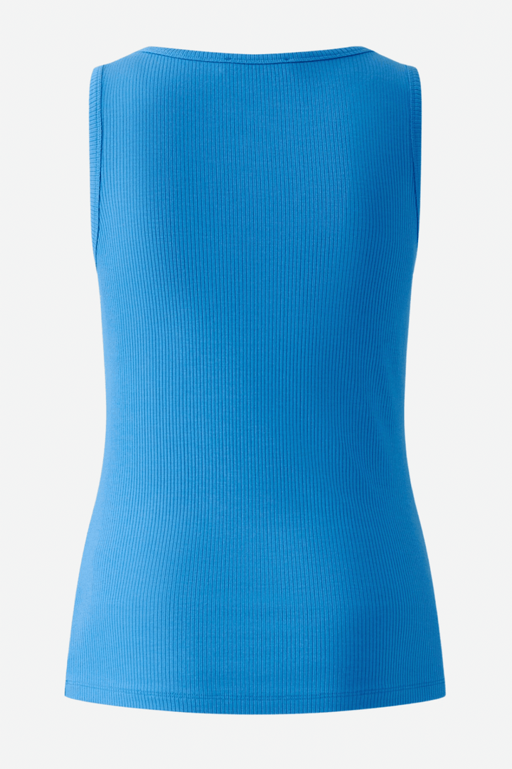 Camisole Filiz bleue vue de dos, en jersey de viscose doux, idéale à porter seule ou sous une veste.