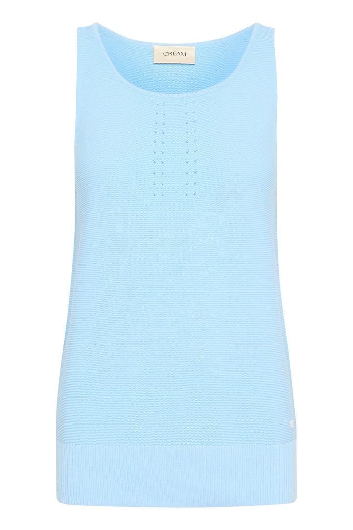 Camisole Sillar en maille fine bleu ciel, avec col rond et motif ajouré pour un look élégant et décontracté.