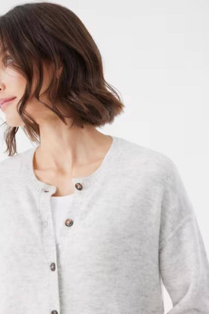 Femme portant un cardigan douillet Alicia en mélange d&