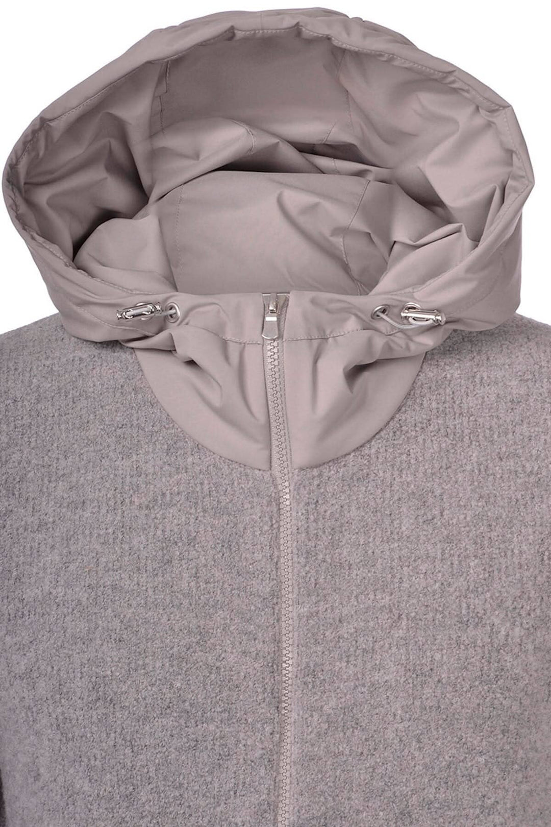 Chandail à capuche en laine bouclée avec capuche en nylon, fermeture à glissière et poches passepoilées.