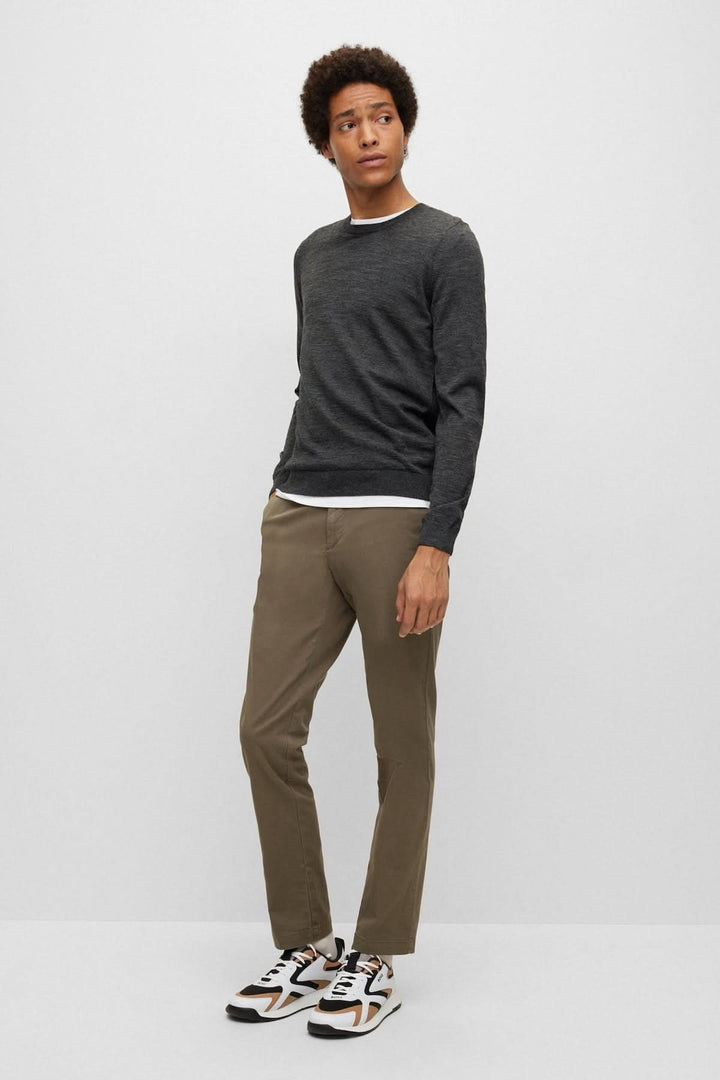 Chandail en laine vierge Leno pour homme, élégant et confortable, en laine mérinos, coupe ajustée et col rond. Idéal pour diverses occasions.