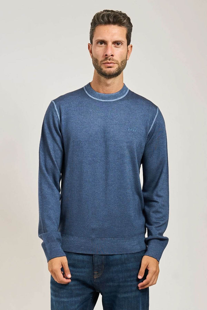 Chandail en laine vierge à col rond bleu pour homme avec manches longues et finitions côtelées, collection BOSS Orange.