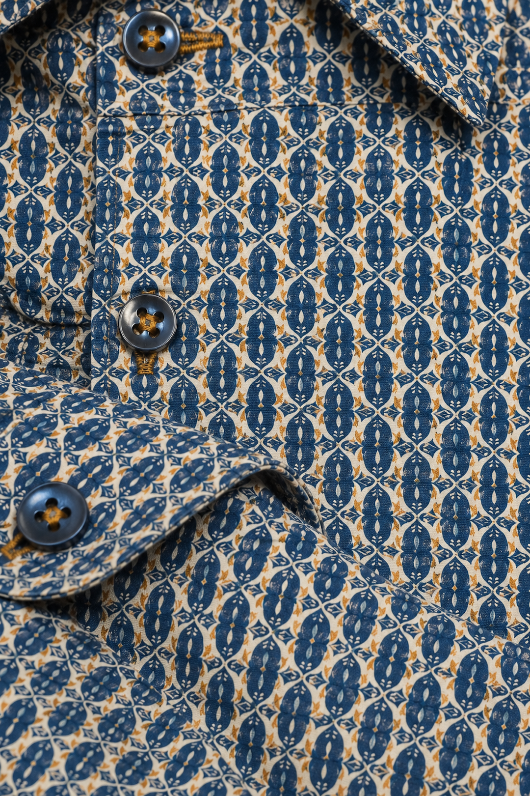Sporty shirt with micro-print