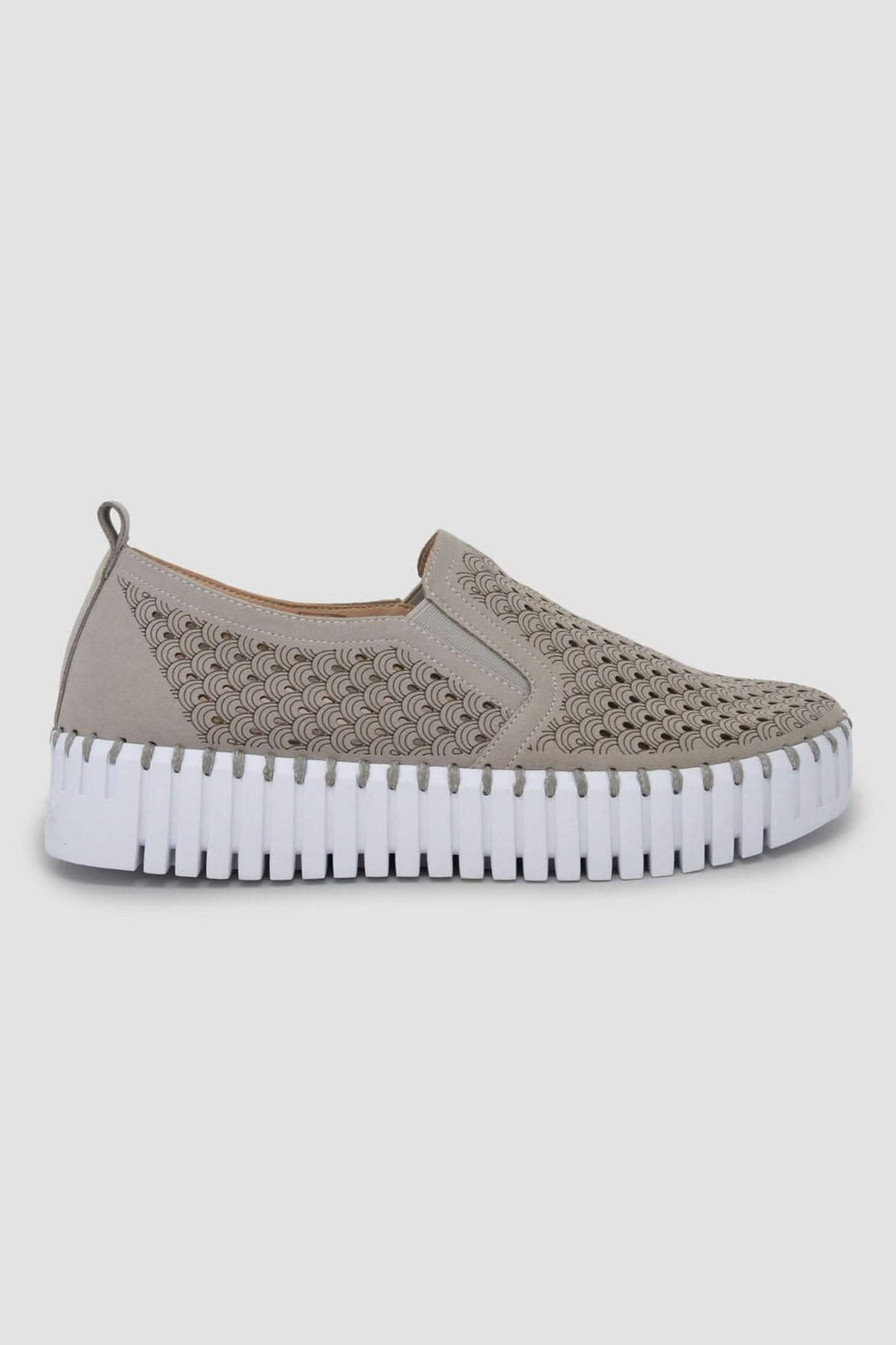 Chaussure Tulip en microfibre grise avec semelle plateforme blanche, design respirant et élastique.