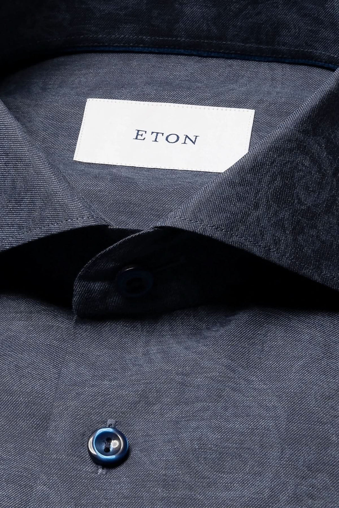 Chemise ajustée à imprimé cachemire élégante avec motif paisley ton sur ton et col rigide, idéale pour un style formel distingué.