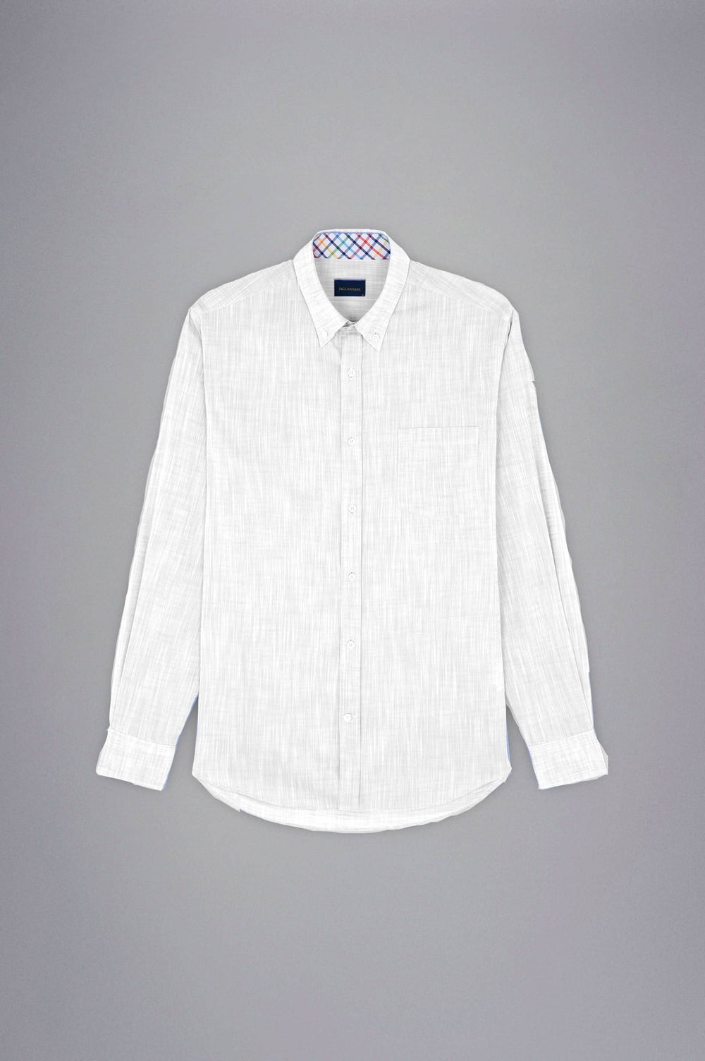 Chemise de lin blanche avec impression colorée aux poignets et col, élégante et légère pour l'été.