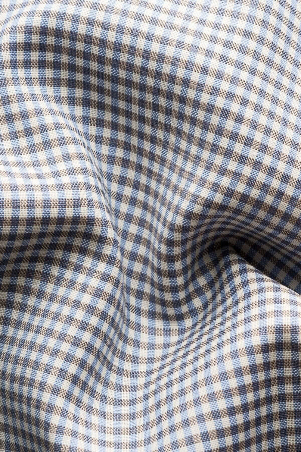 Tissu en laine mérinos à micro-carreaux bleu et marron, doux et respirant, idéal pour une chemise élégante.
