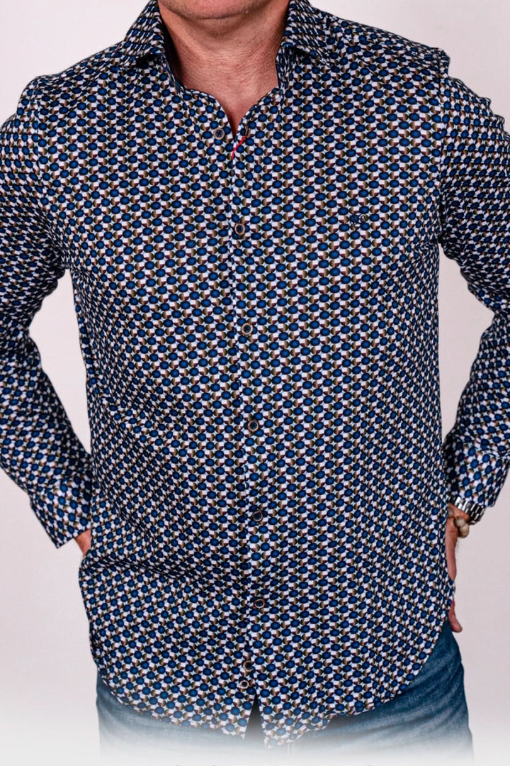 Chemise à manches longues avec imprimé de cercles et carrés, élégante et décontractée.