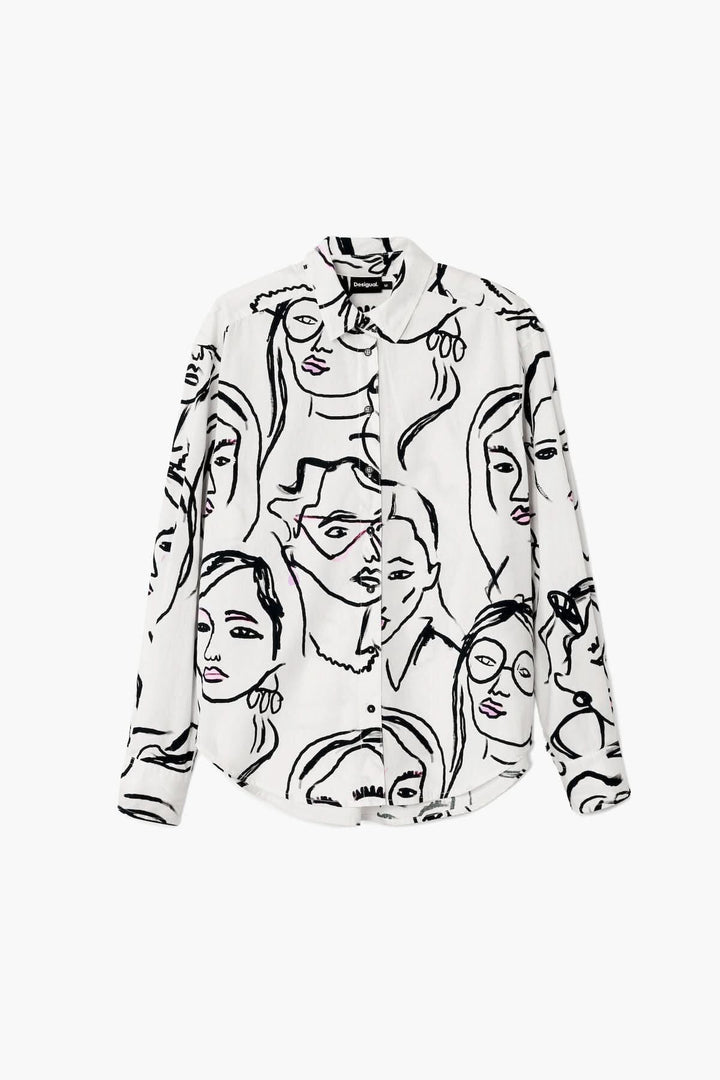 Chemise à manches longues avec imprimé artistique de visages féminins sur fond blanc, style chic et moderne.