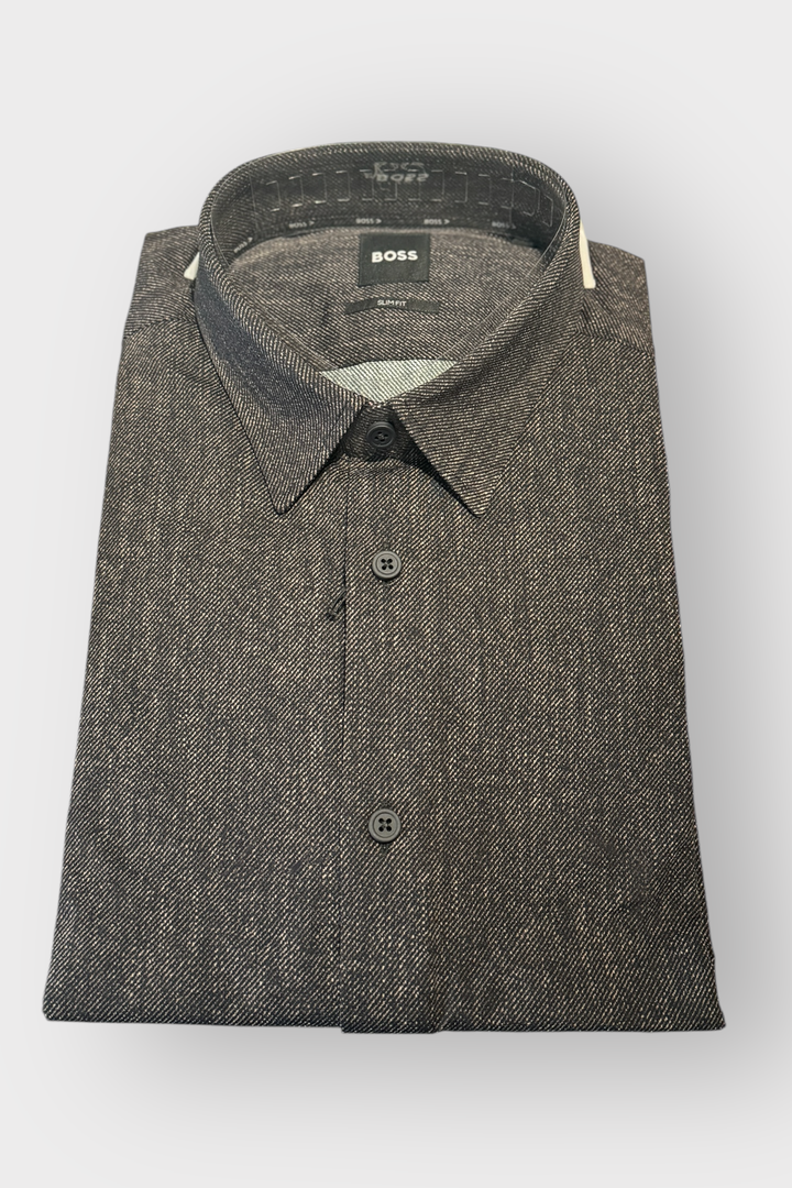 Chemise BOSS en tissu extensible à l'imprimé moderne, couleur sombre, col Kent, coupe étroite.