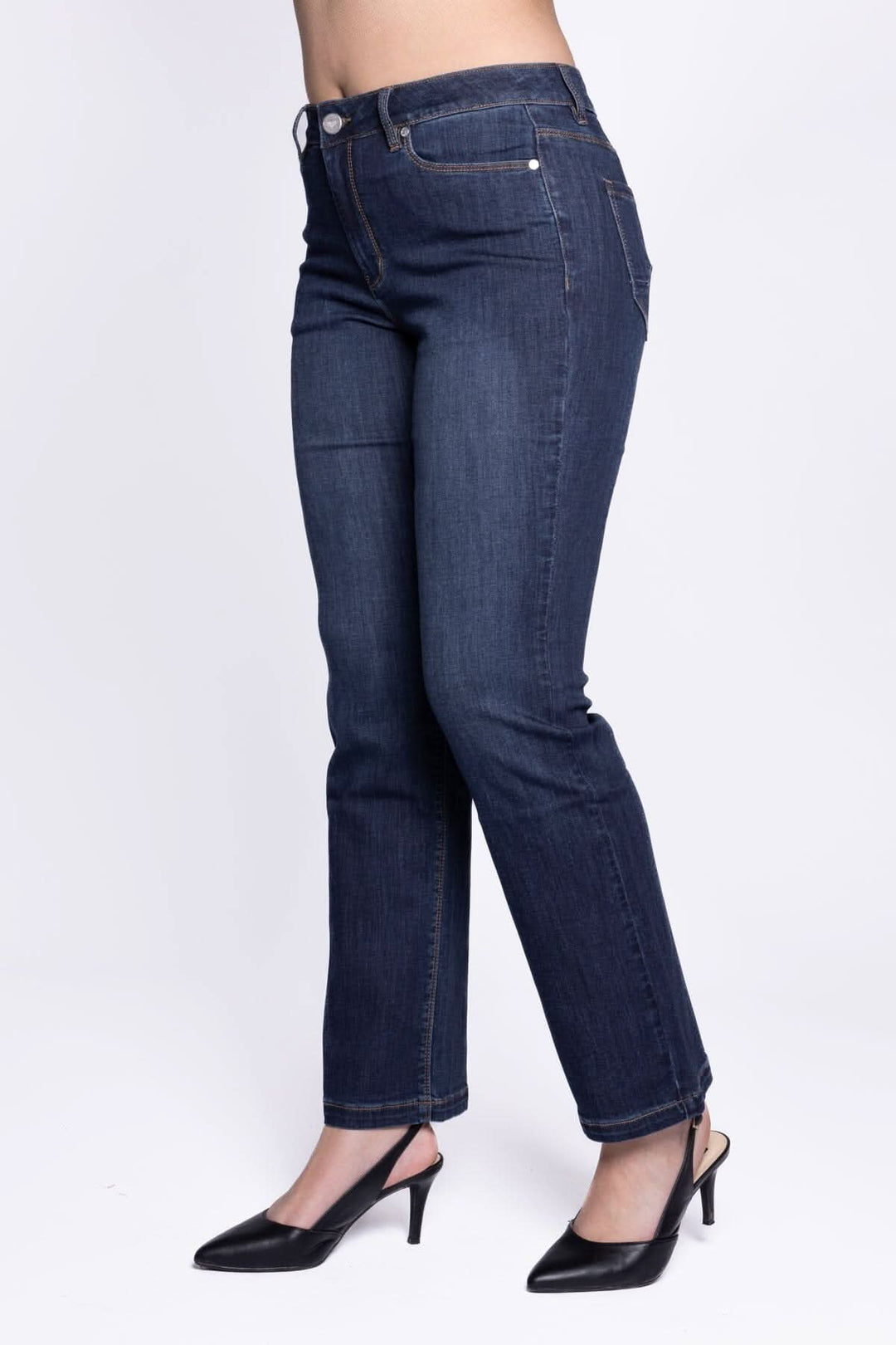 Jean jambe droite hyper extensible, taille mi-haute, pour un look décontracté ou élégant.