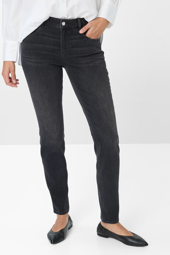 Jeans Shakira coupe ajustée à taille mi-haute en denim extensible de haute qualité, parfait pour confort et style quotidien.