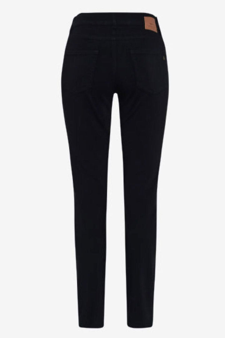 Jeans classique Shakira, vue arrière, coupe skinny, couleur noire, poches arrière élégantes et surpiqûres décoratives.