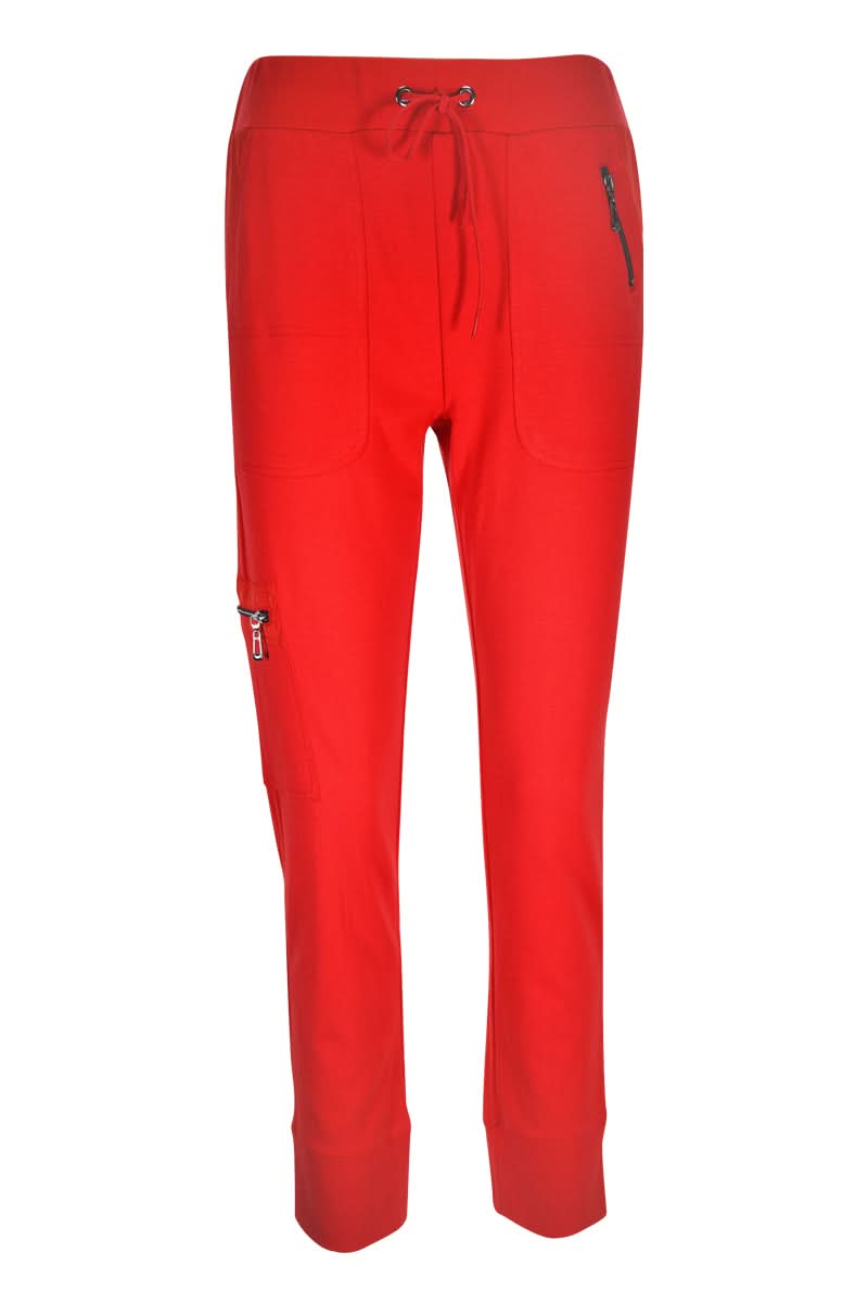 Jogging ajusté rouge avec taille élastique, cordon d'ajustement et poches utilitaires.