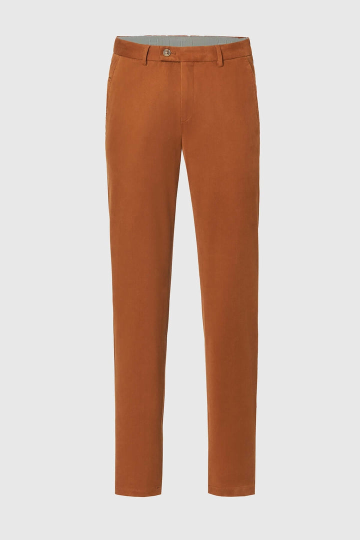 Pantalon Chino Trento élégant en sergé de coton doux avec coupe ajustée, idéal pour une allure décontractée.