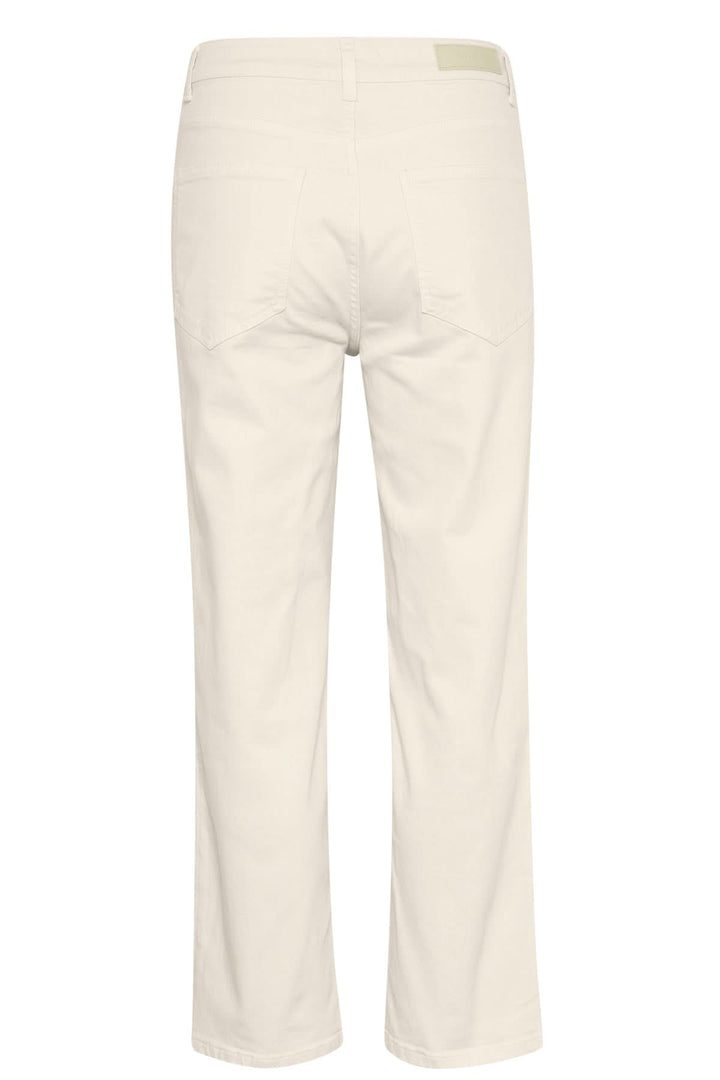 Pantalon Judya blanc à coupe évasée, dos avec poches, adapté pour un look décontracté et moderne.
