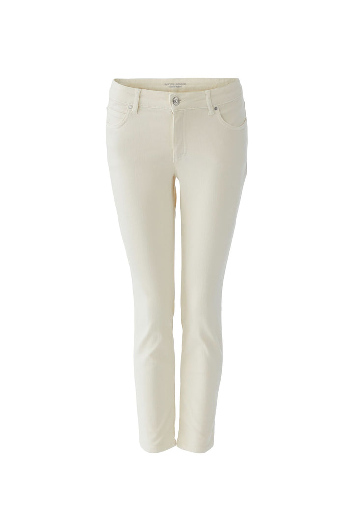 Pantalon coupe ajustée élégant en blanc cassé, taille structurée, polyvalent pour un style quotidien ou plus habillé. Confort optimal.