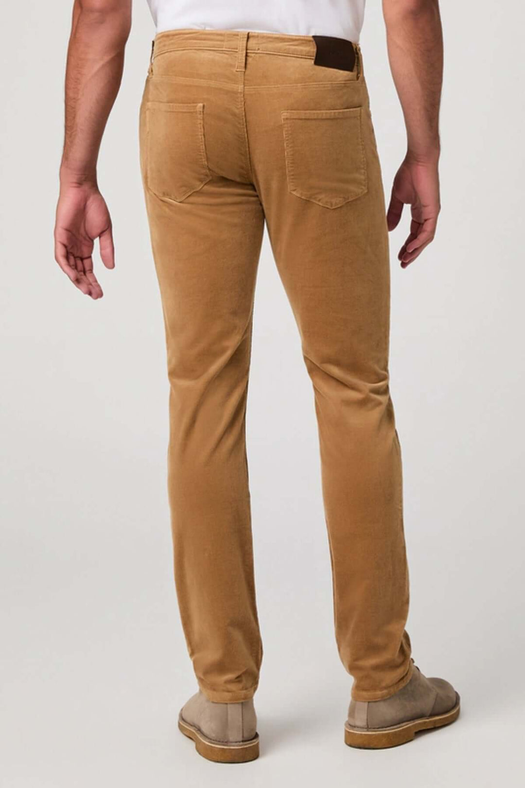 Arrière du Pantalon en micro corduroy avec coupe ajustée et tissu stretch doux