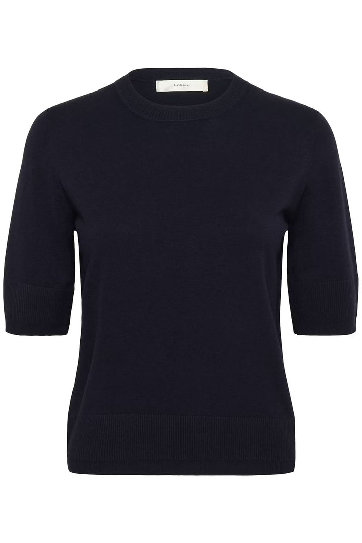 Pull à manches courtes Miko en maille fine avec encolure ronde et manches mi-longues, coupe droite légèrement ajustée, élégant et intemporel.
