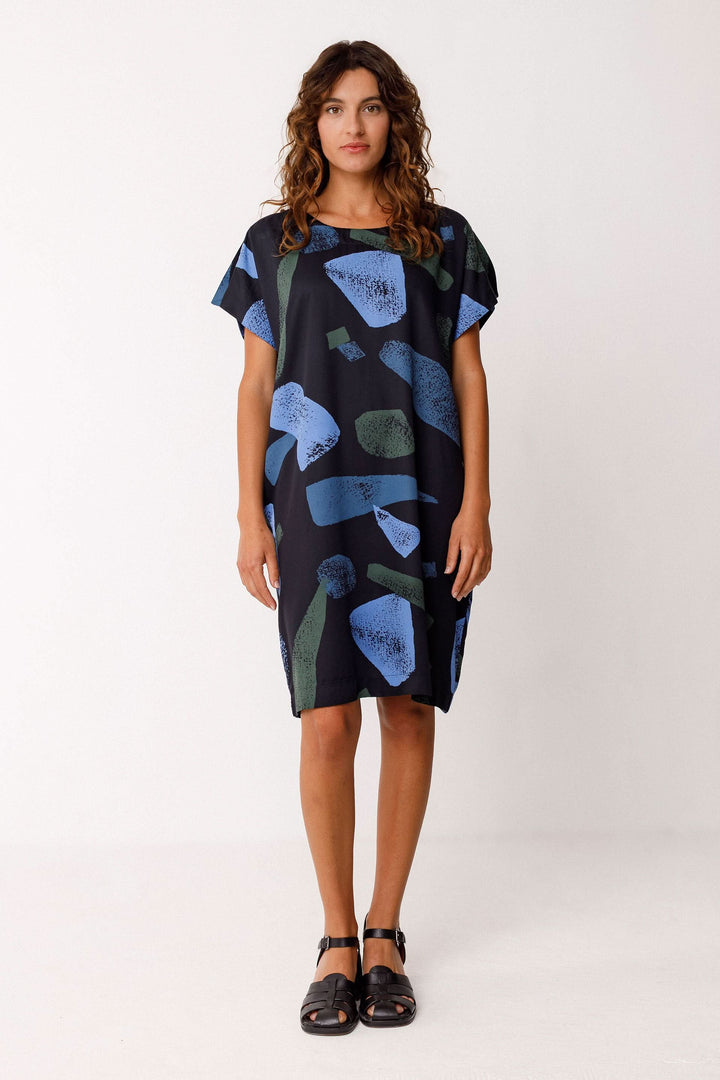 Elodi Short, Flowing Dress with Abstract Print