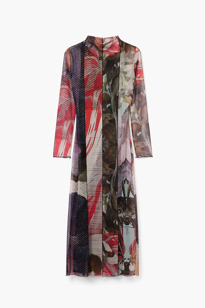 Robe longue en tulle à manches longues avec imprimé floral et col ras du cou, style délicat et romantique.
