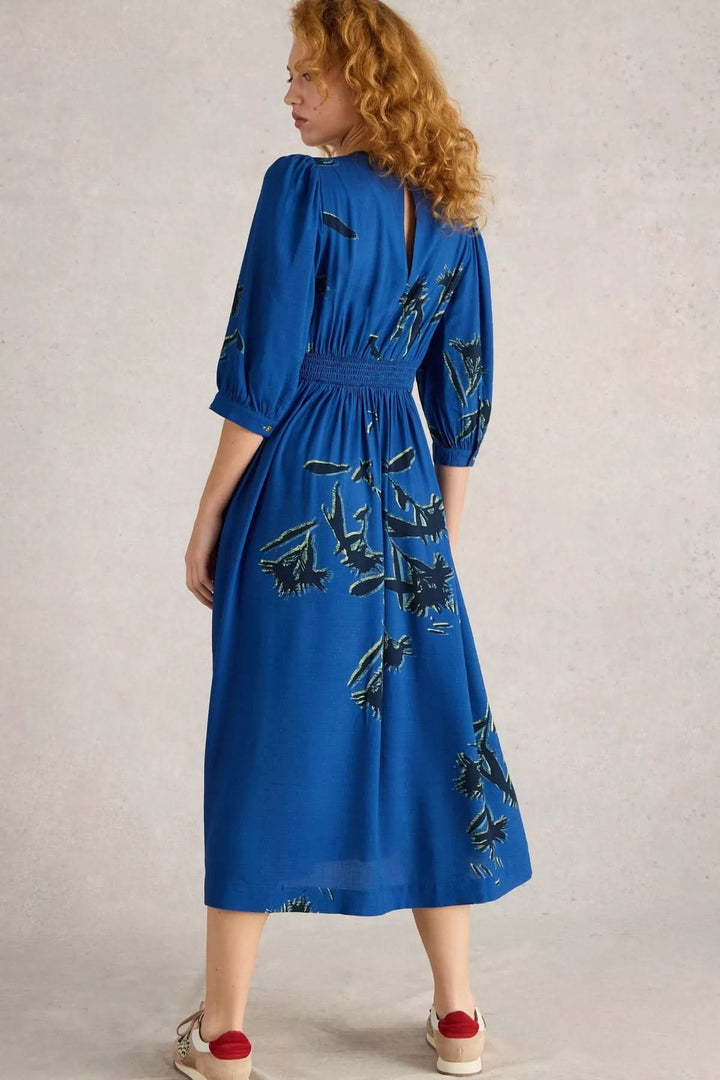 Robe mi-longue Lucy en viscose Ecovero, col en V, manches 3/4, style élégant avec imprimé floral.