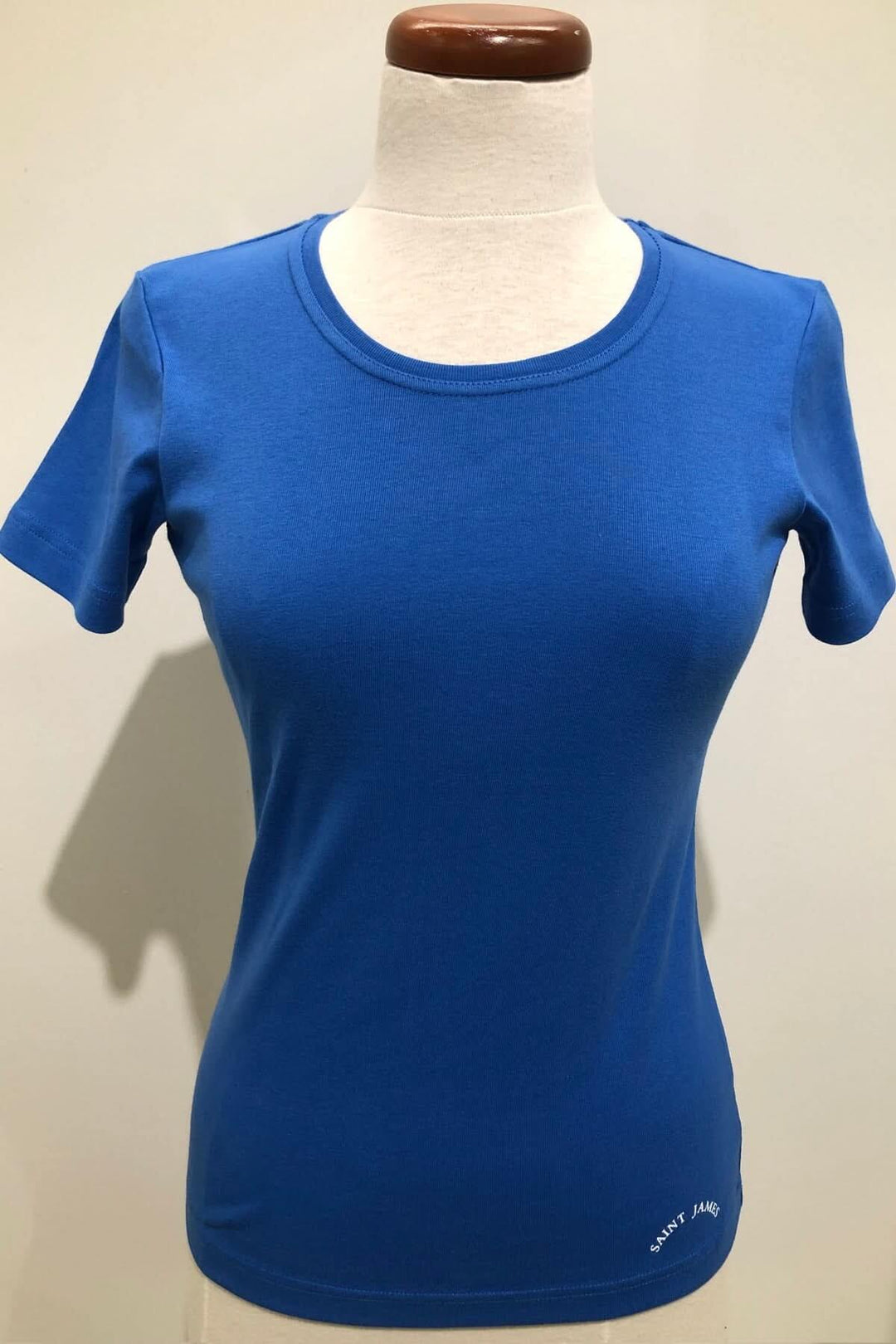 T-shirt AJACCIO II en bleu, coupe ajustée, manches courtes, sérigraphie 'Saint James', en 100% coton.