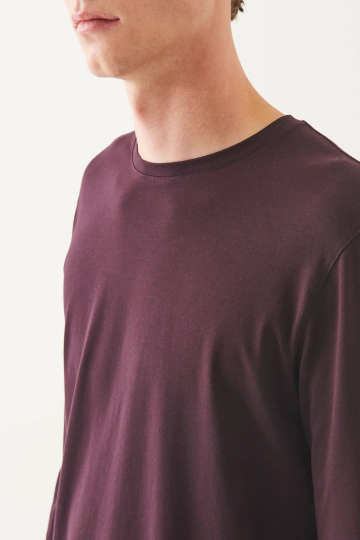 T-shirt manches longues en coton Pima péruvien, confort et style, couleur prune, col rond.