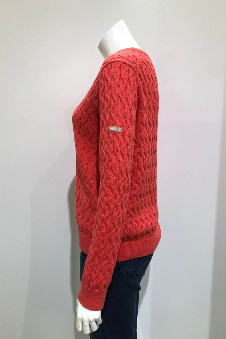 Tricot de coton HORGEN rouge vif, col rond côtelé, manches longues, pull en tricot torsadé, allure décontractée.