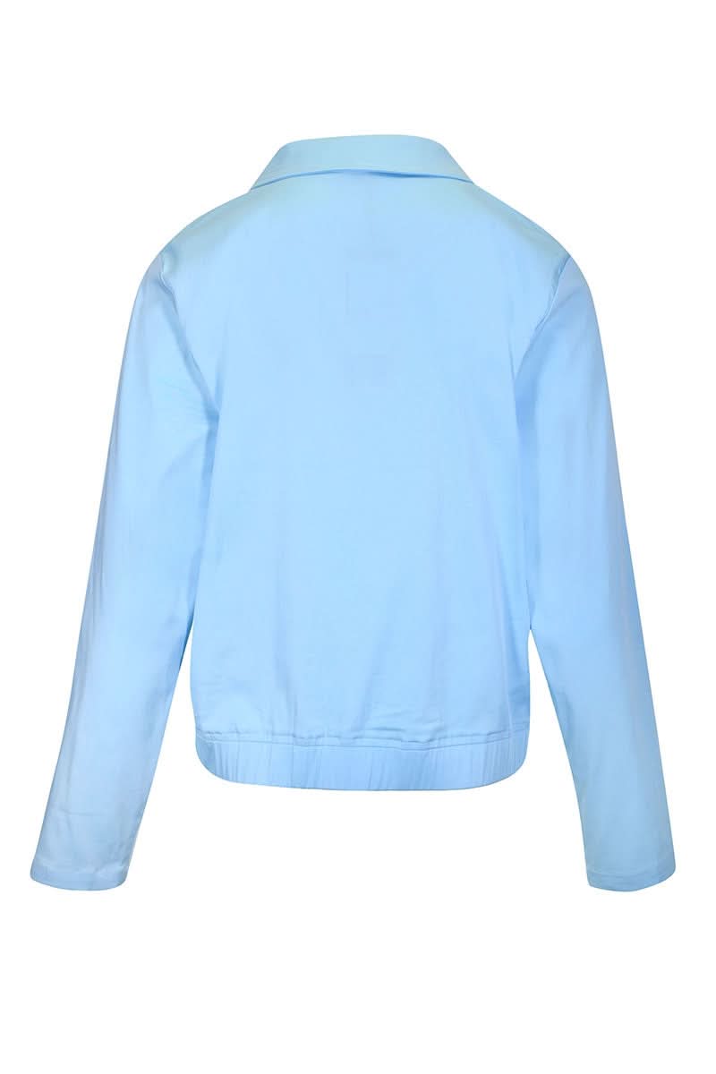 Lightweight jacket with a zipper