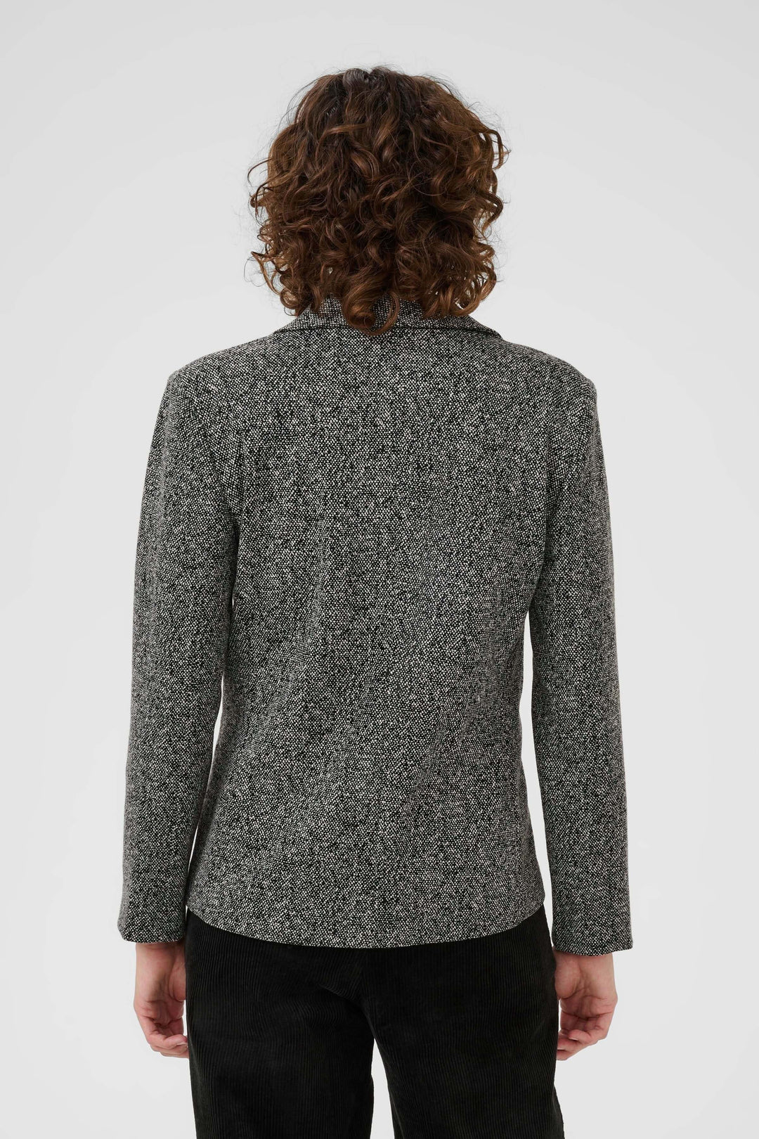 Veston Vineke, veston structuré texturé, vu de dos, élégant et moderne, pour un style polyvalent et intemporel en gris.