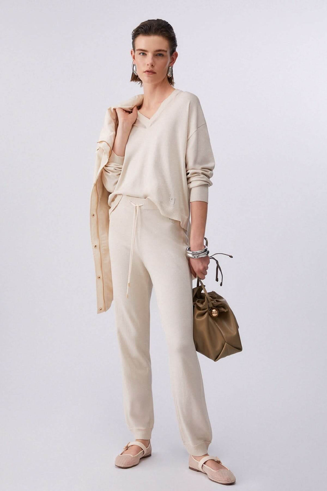 Tricot col en V à manches longues