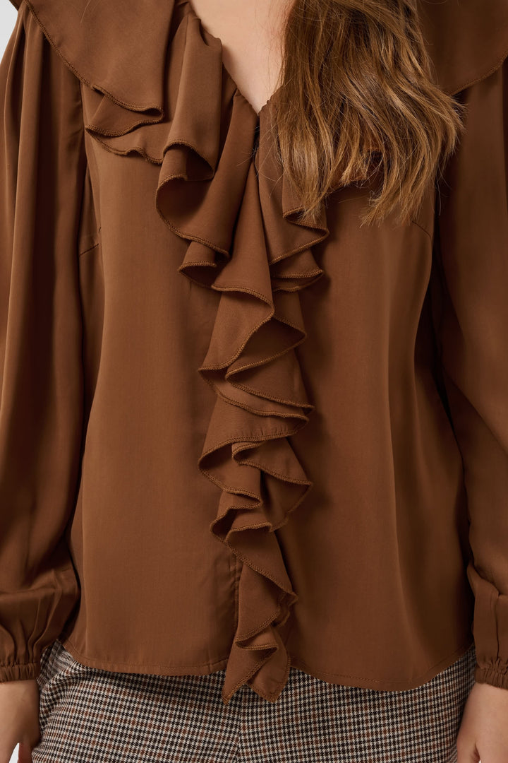 Blouse Beliv fluide à volants et manches longues vue de face pour femme Cream
