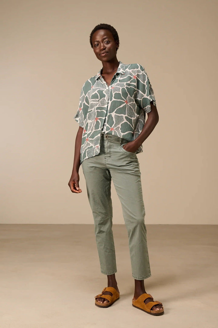 Front view of the Nile printed women&
