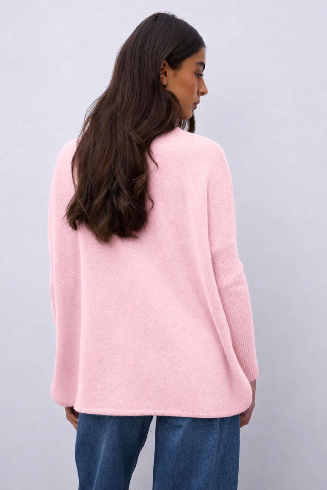 Cardigan Alicia ample à col en V vue de face pour femme Not Shy