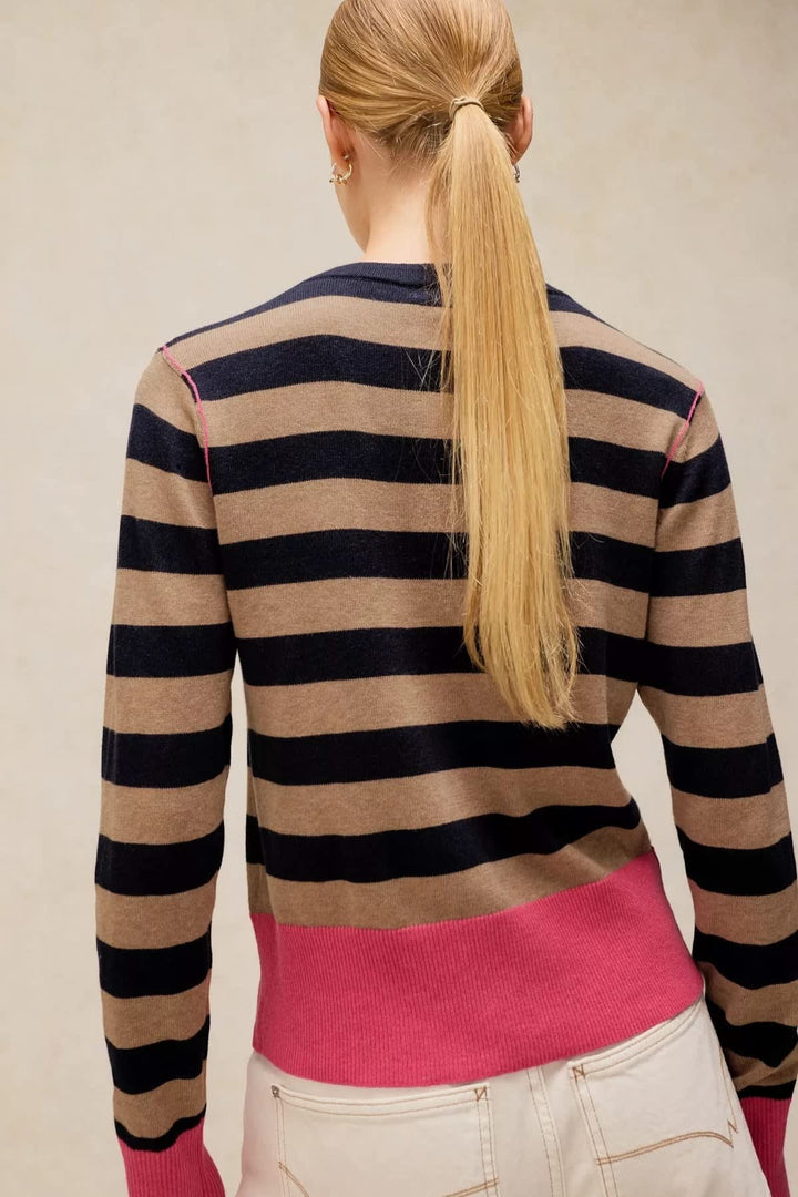 Vue de face cardigan rayé beige avec détails contrastants White Stuff pour femme - Valérie Simon