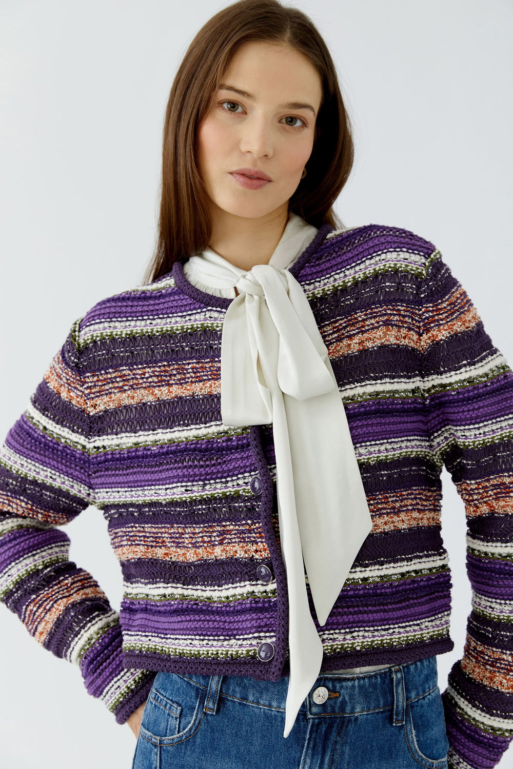 Vue de côté cardigan rayé beige en maille texturée Oui pour femme - Valérie Simon