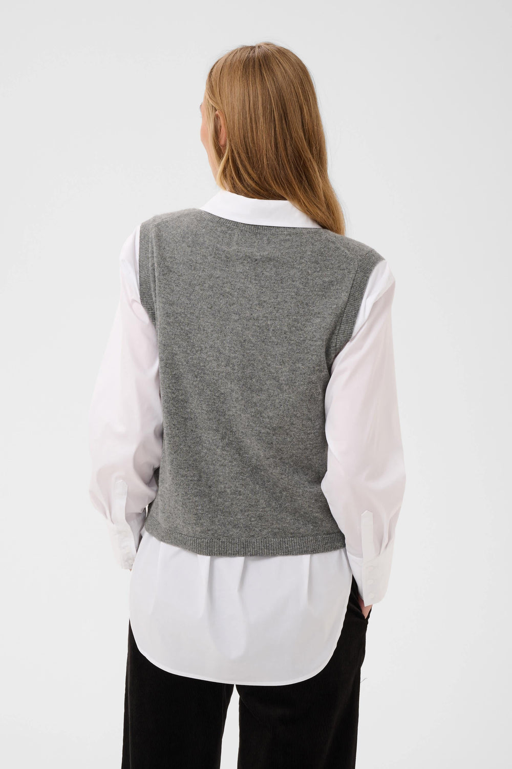 Women's Cania buttoned sleeveless cardigan Part Two