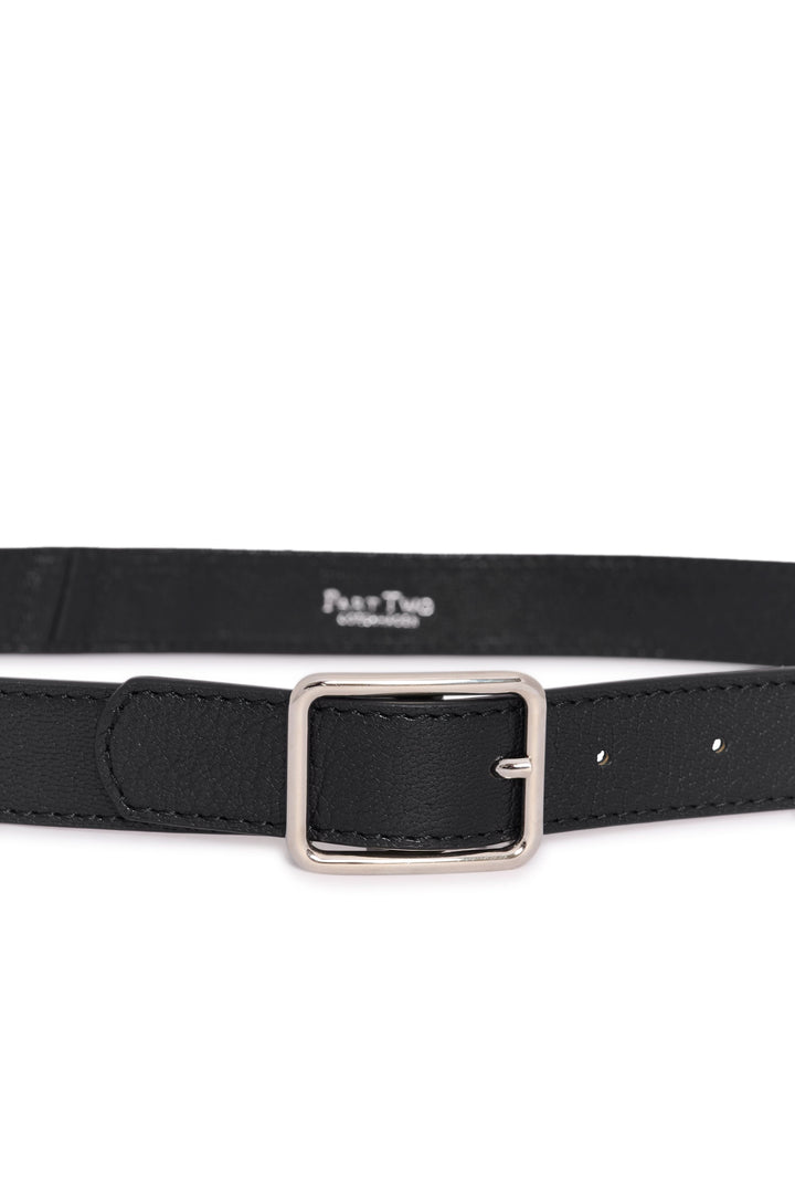 Ceinture Cicce fine à boucle rectangulaire vue de face pour femme Part Two