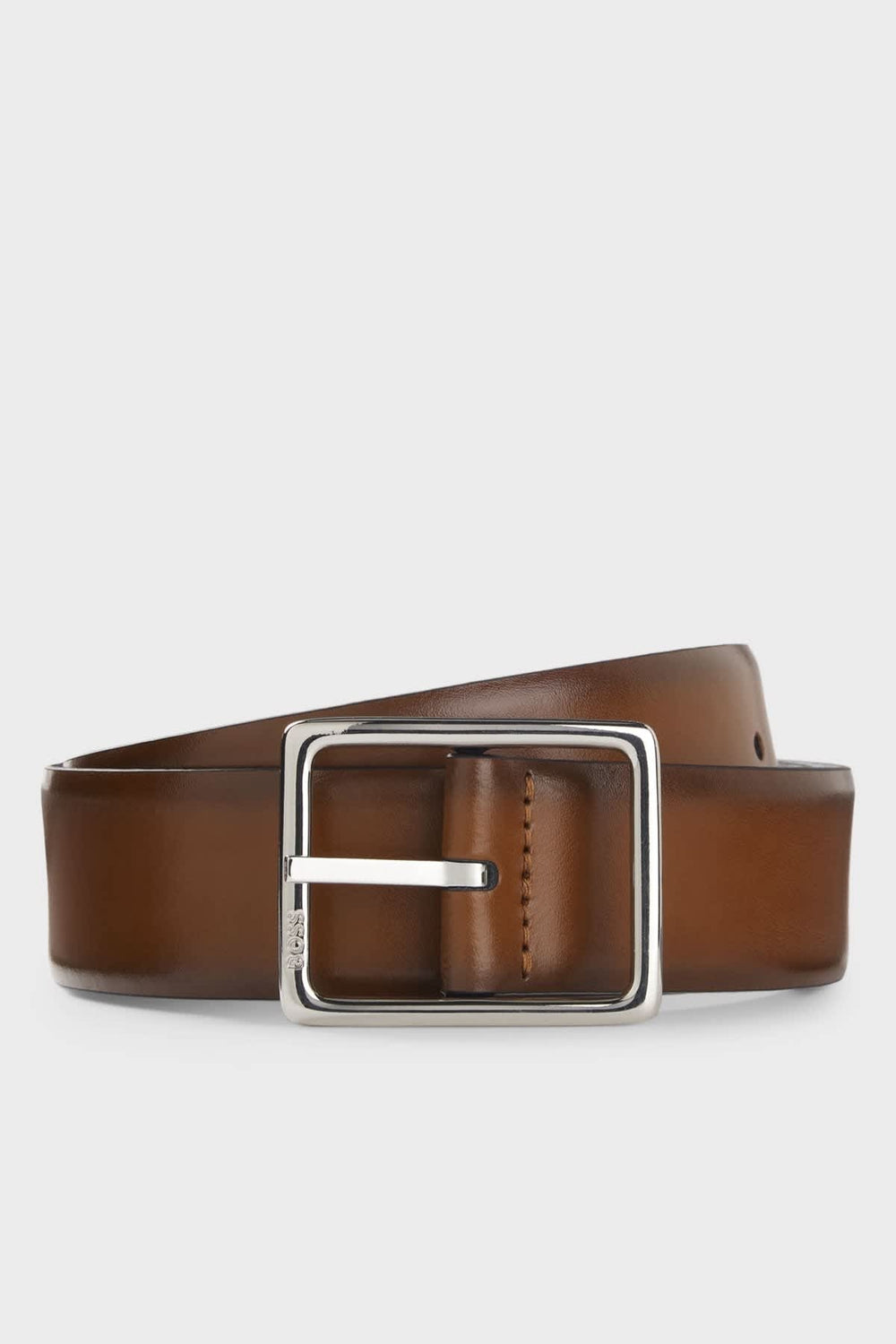 Ceinture à boucle métallique vue de face pour homme Hugo Boss