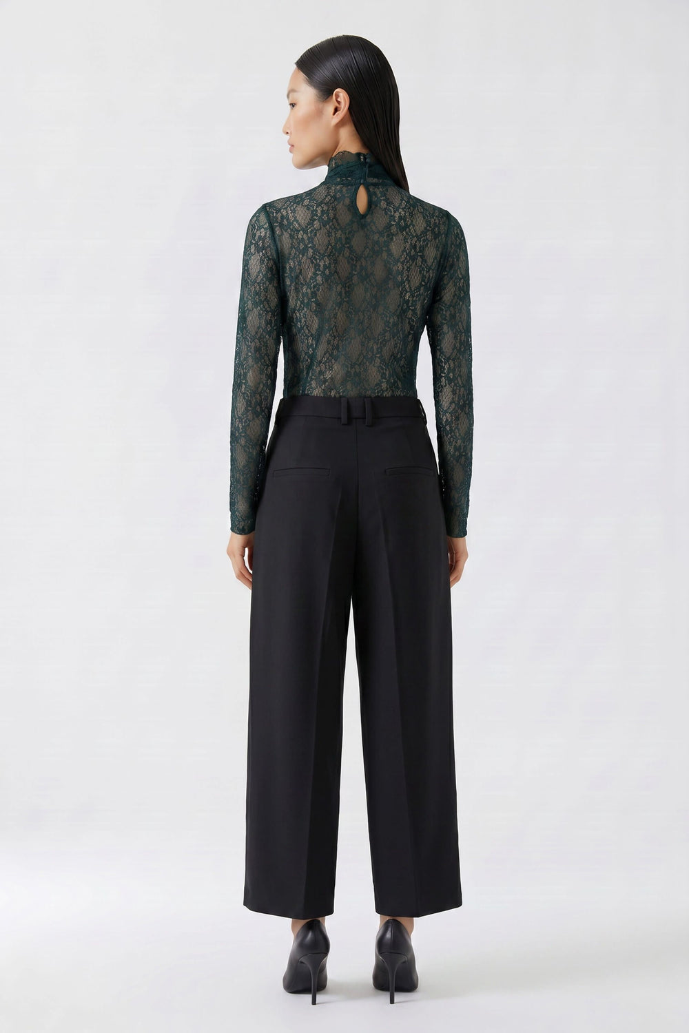 Women's lace sweater with lavallière collar front view Oui
