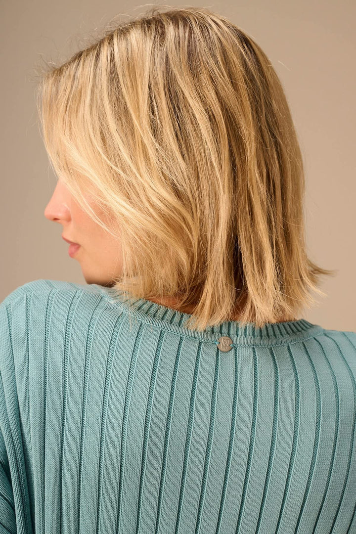 Chandail en tricot côtelé vue de face pour femme Nile
