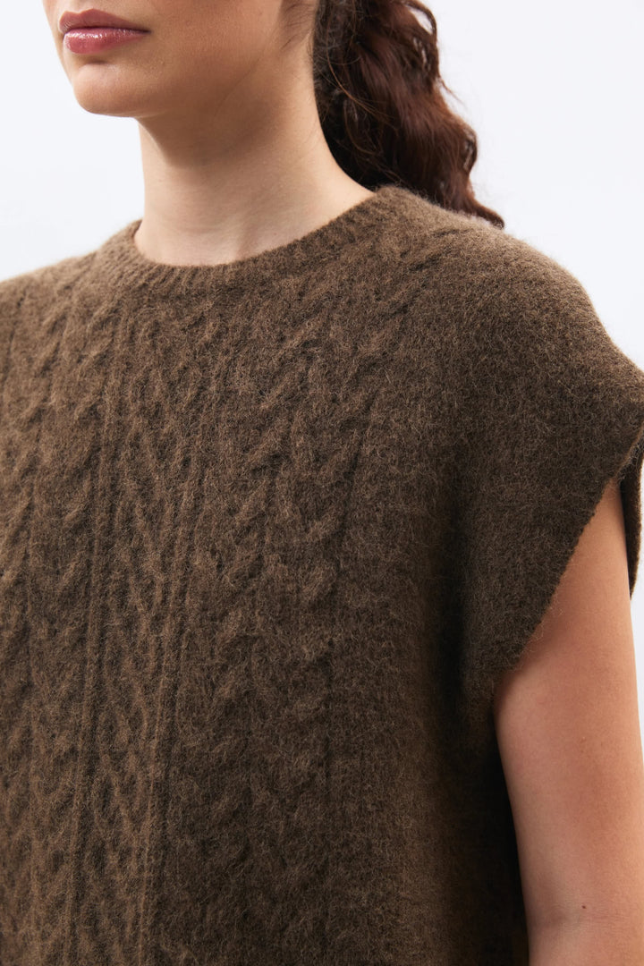 Chandail Minelo sans manches en tricot duveteux pour femme Humility