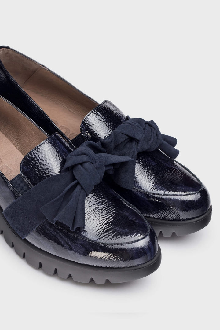 Chaussures de ville vernies à nœud vue de face pour femme Wonder